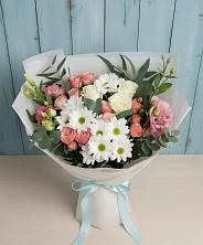Букет цветов из:  Розы, Лизиантусы и Хризантемы в Иркутске
