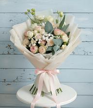 Букет цветов из:  Розы и Лизиантусы в Иркутске