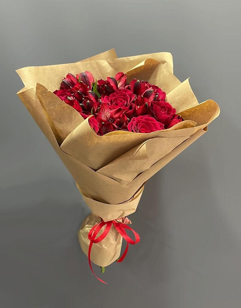 Букет цветов из: Альстромерии и Розы в Иркутске