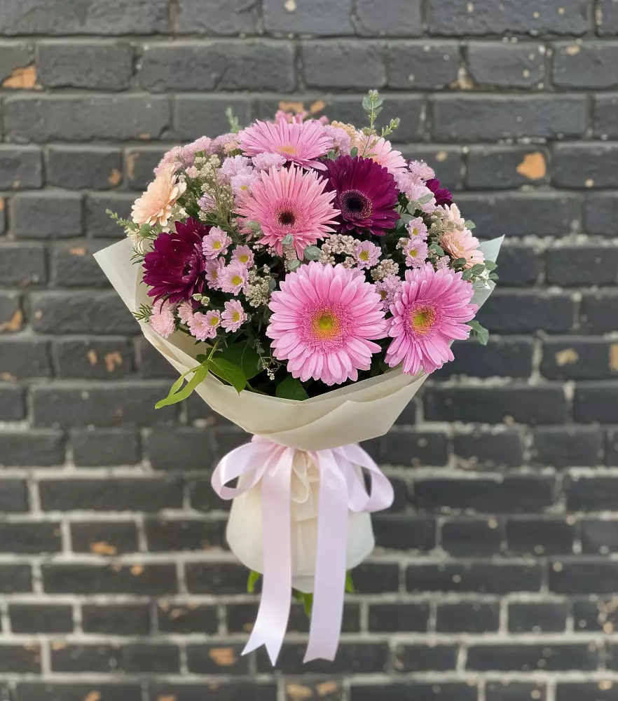 Букет цветов из: Герберы и Хризантемы в Иркутске