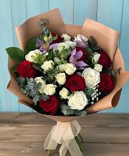 Букет цветов из:  Розы и Альстромерии в Иркутске