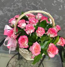 Цветочная композиция из Розы в корзине в Иркутске