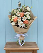 Букет цветов из:  Альстромерии, Лизиантусы, Розы и Хризантемы #REPLACE_PRED# Иркутске