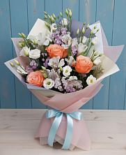 Букет цветов из:  Лизиантусы, Розы, Альстромерии и Гипсофила в Иркутске