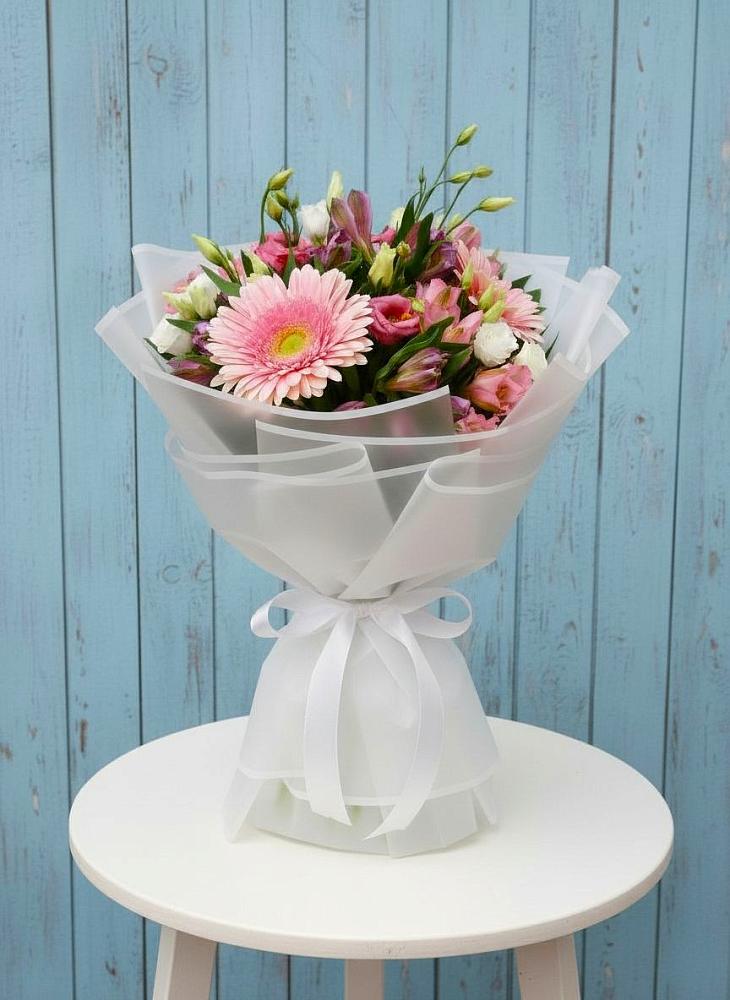 Букет цветов из: Герберы, Альстромерии и Лизиантусы в Иркутске