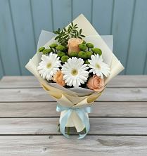 Букет цветов из:  Герберы, Розы и Хризантемы в Иркутске