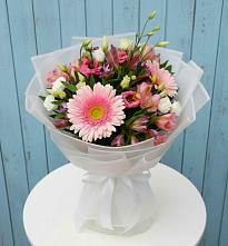Букет цветов из:  Герберы, Альстромерии и Лизиантусы #REPLACE_PRED# Иркутске