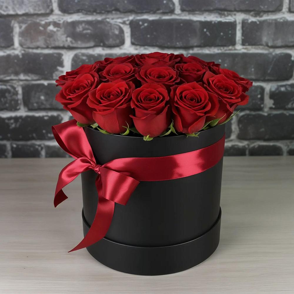 Цветочная композиция из Розы в шляпной коробке в Иркутске